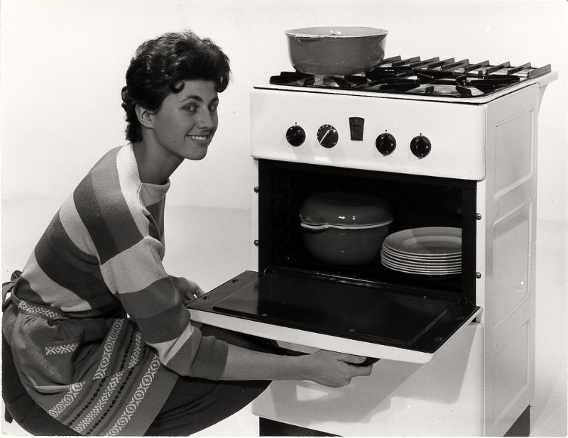Advertising Photos of Women With Gas and Electric Stoves in the 1950s
