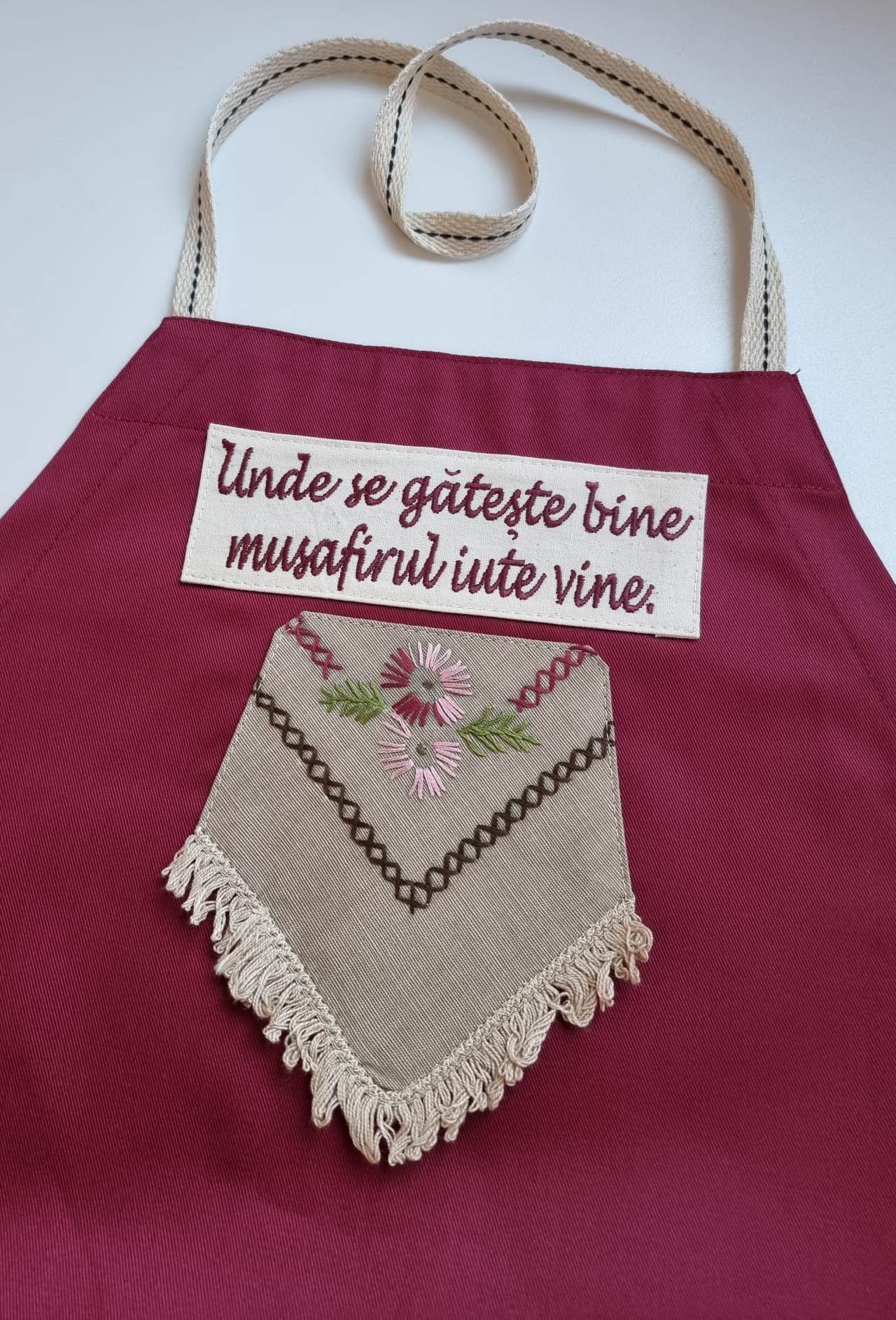 mandra chic: SORTURI de bucatarie Faine, IN STOC