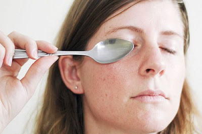 Pas plus de poches sous les yeux! Conseils simples pour les combattre Pas plus de poches sous les yeux! Conseils simples pour les combattre