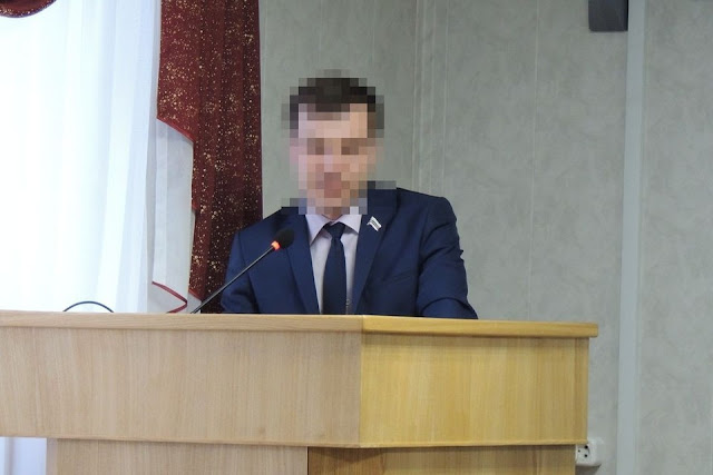 «Мы думали, он святой и очень любит детей»: под Новосибирском помощника депутата задержали за совращение школьников