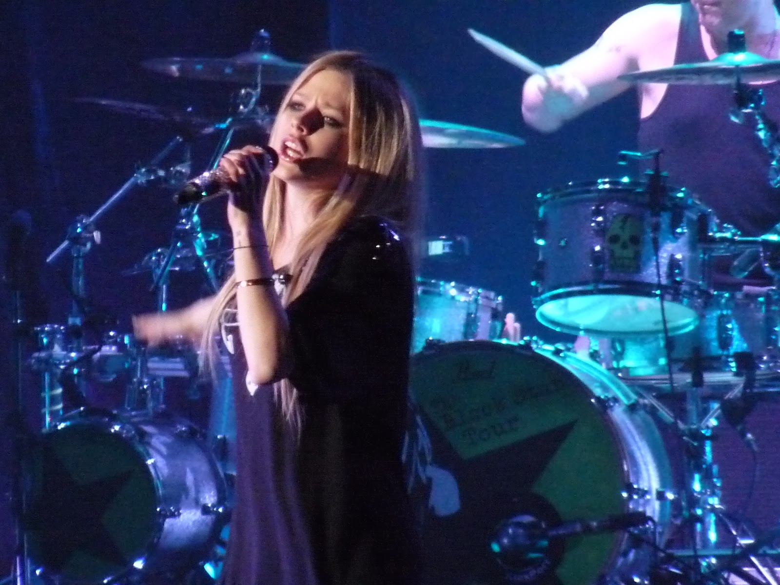 Review: Avril Lavigne - Black Star World Tour - HMV Hammersmith Apollo