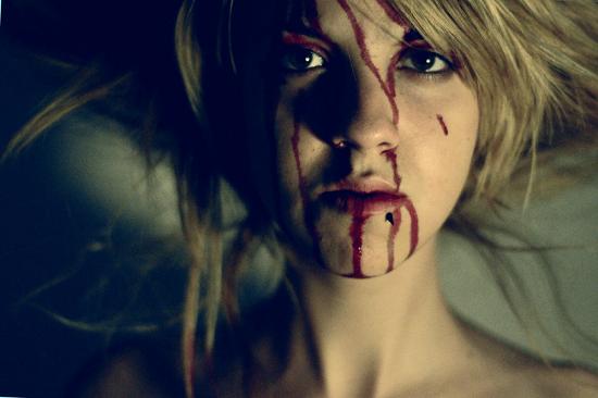 lissy alle fotografia sangue machucado garota