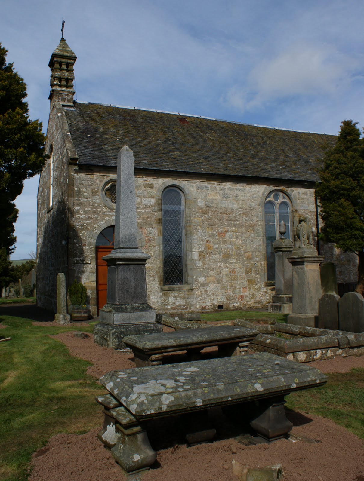 Tour Scotland Tour Scotland Photographs Orwell Church and Graveyard