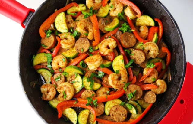 Cajun Shrimp and Sausage Vegetable Skillet #healthy #lowcarb