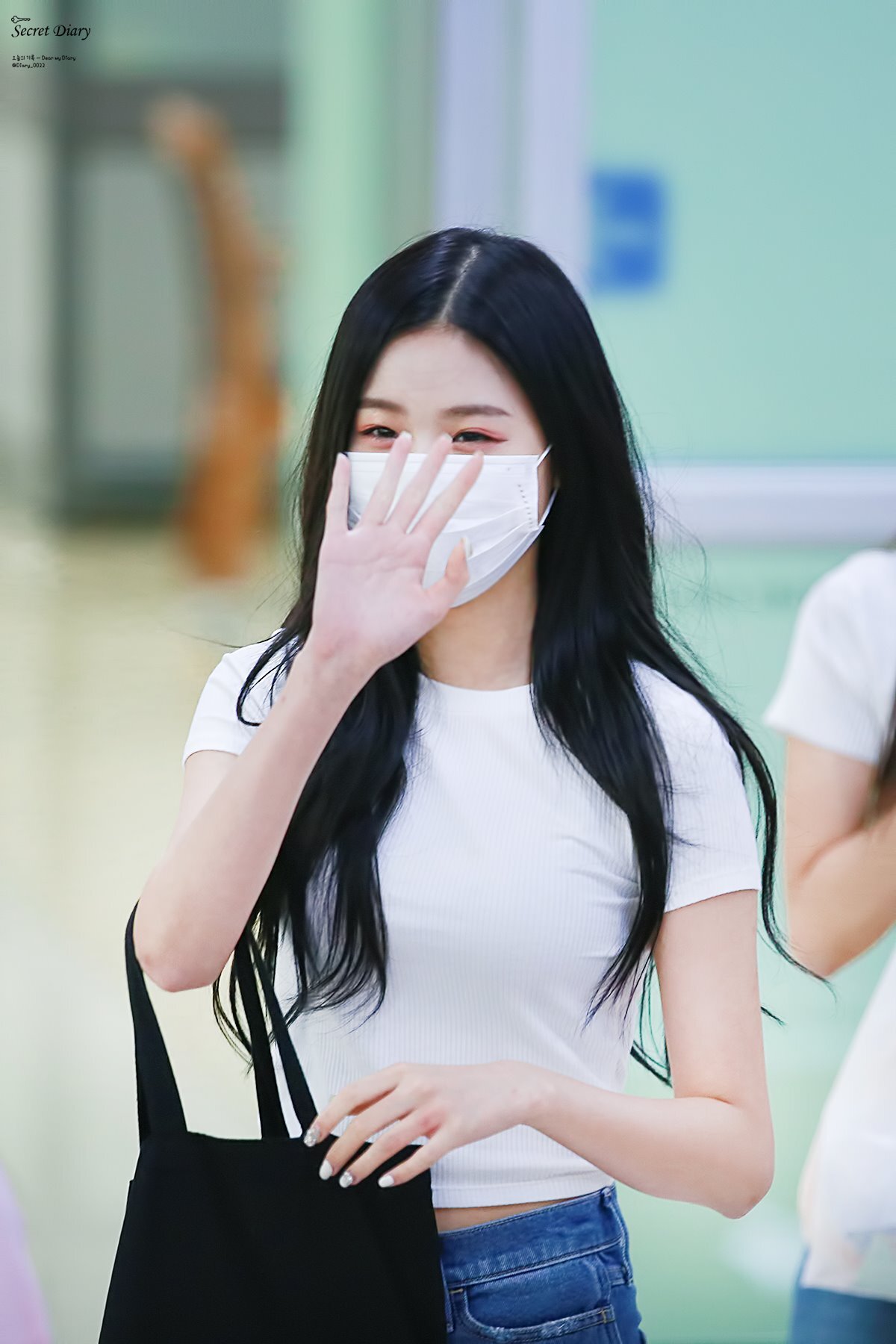 헉짤-헉 감탄사가 절로 나오는 짤 -2년전 오늘의 장원영-6번 이미지