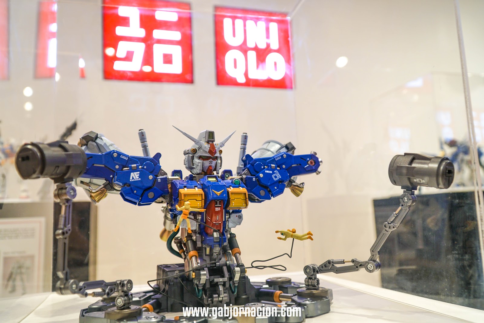 Gundam X Uniqlo: The 40th Anniversary of Gundam Collab with Uniqlo ...