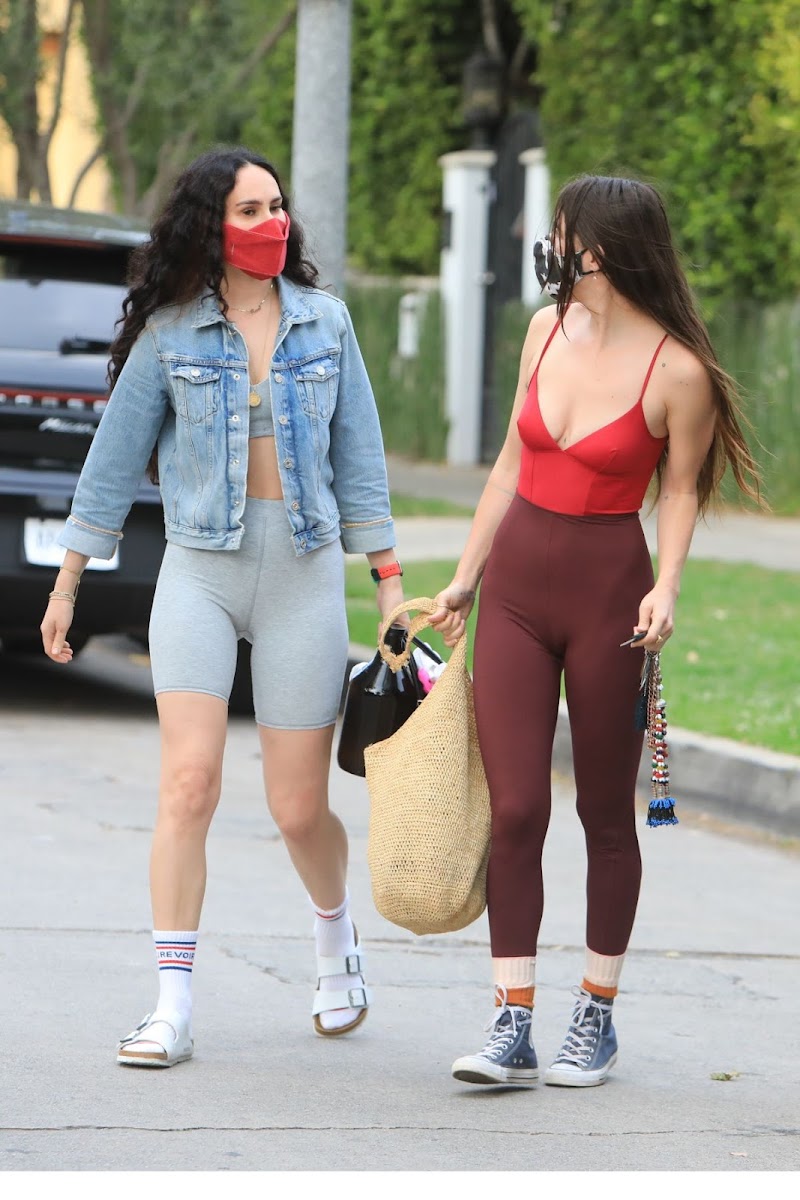 Scout Willis And Rumer Willis Clicked While Leaving Pilates Class in Los Angeles 13 Apr-2021
