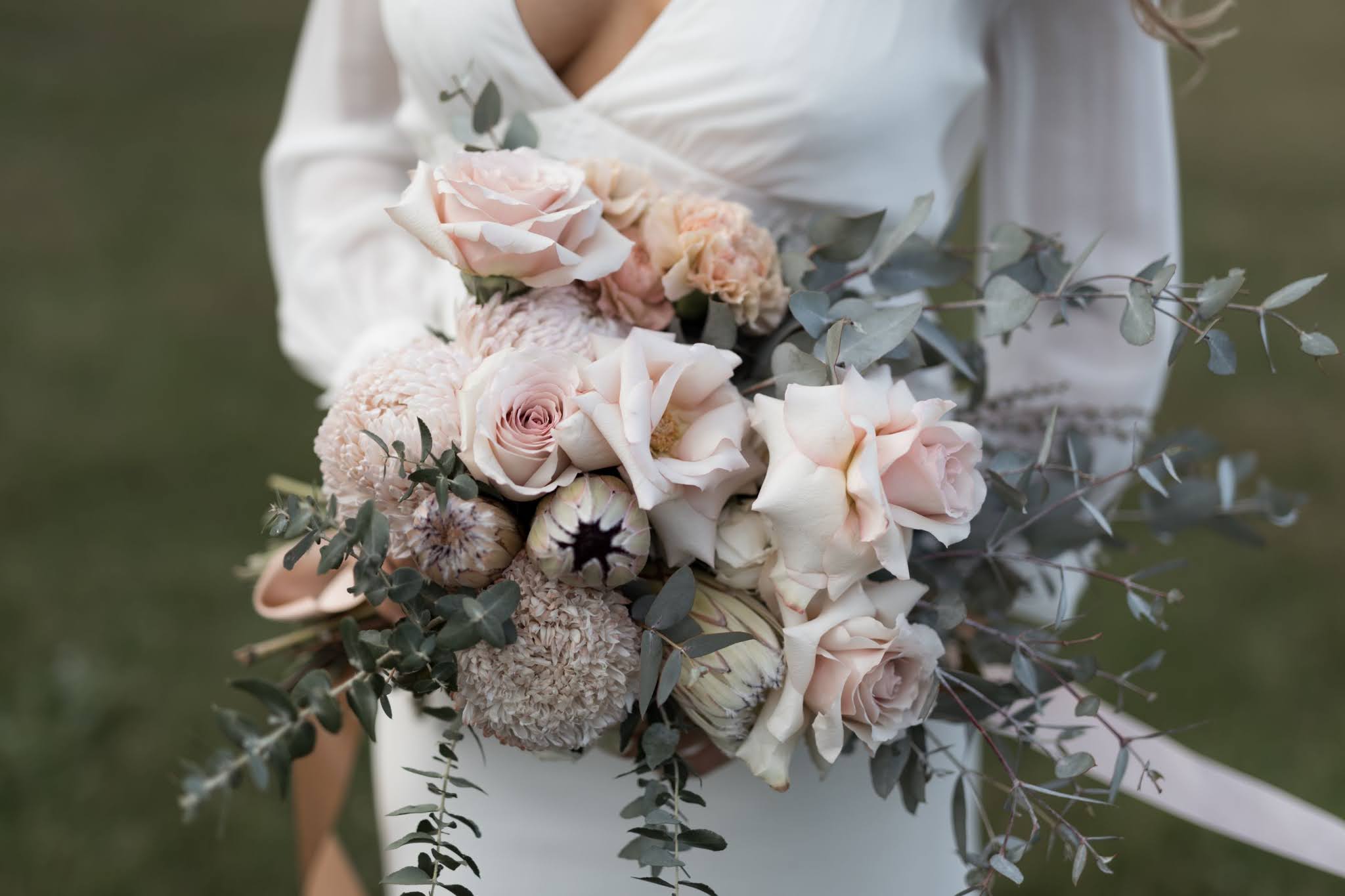 to the aisle australia | fleur de lys bridal editorial kath young photography yallingup wa perth weddings bridal gowns florals bouquet styling tablescape blush pink palette