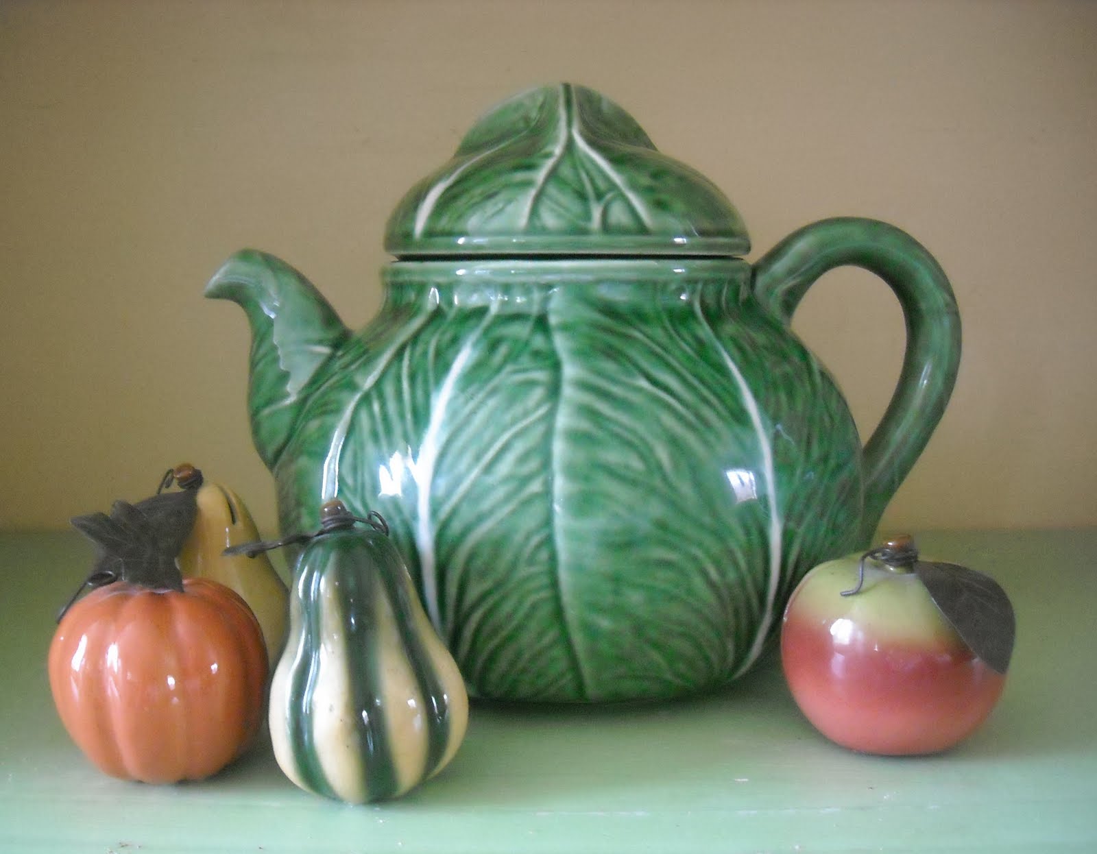 Old DaysOld Ways Thrift ThursdayCabbage Teapot