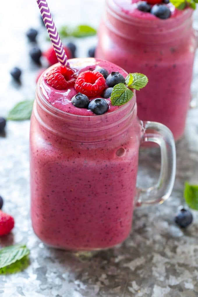MIXED BERRY SMOOTHIE RECIPE #healthydrink #party #sangria #cocktail #smoothie