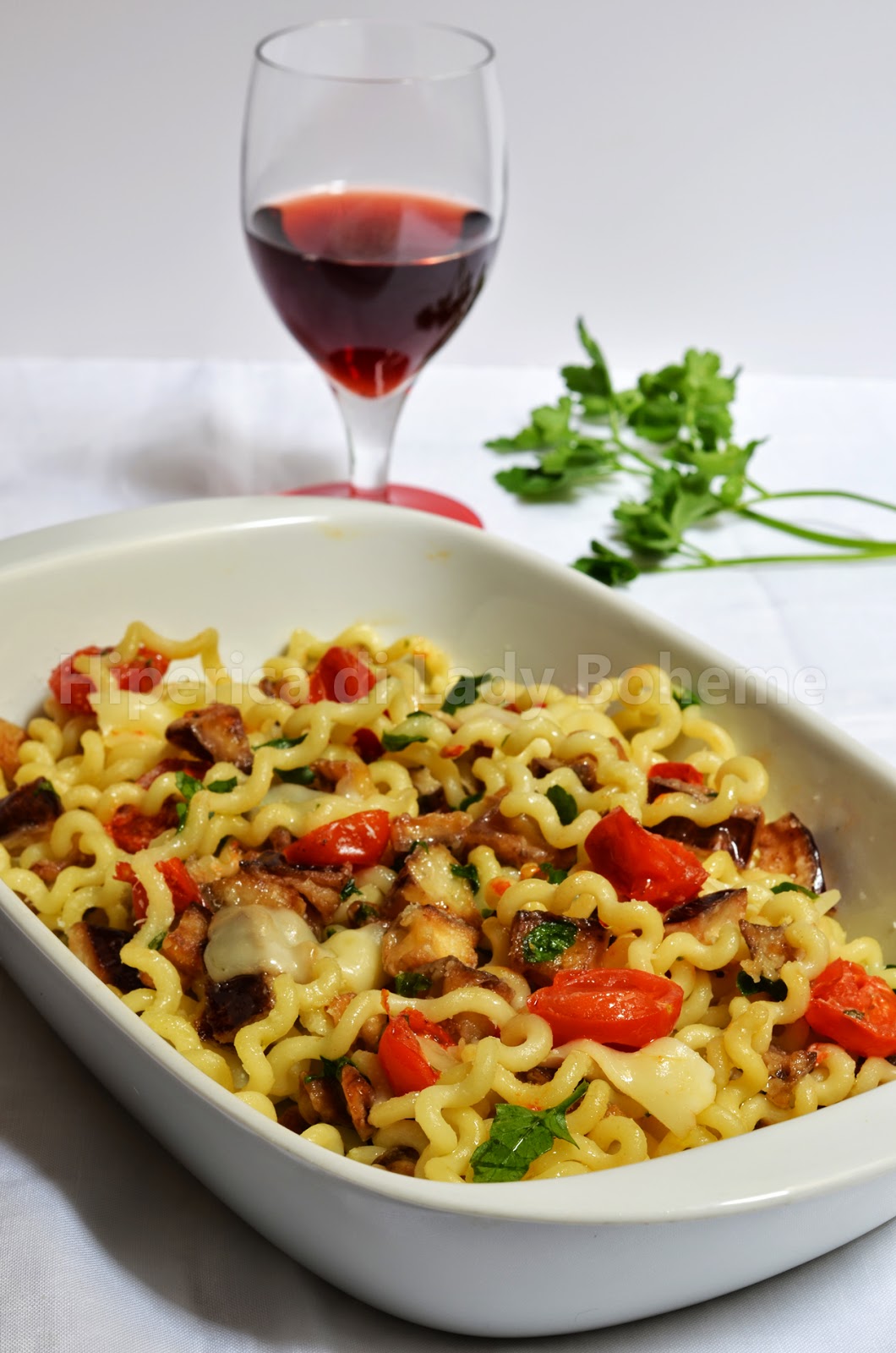 fusilli con melanzane e pomodorini