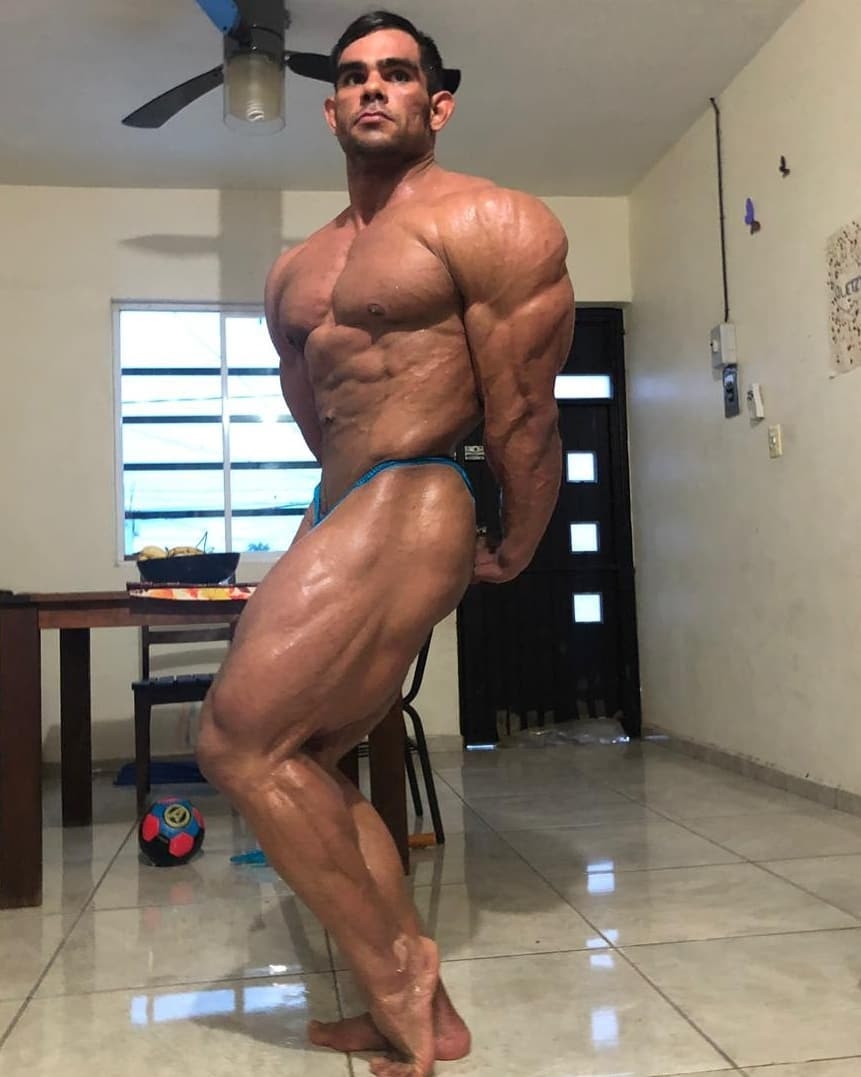 Чарли Родригес бодибилдер