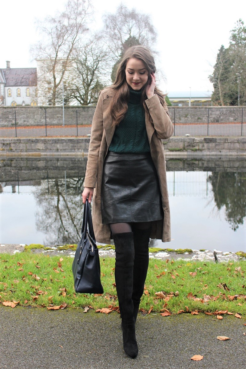 OOTD 23 Ellegant and Cozy Skirt, Overknees, Knitted Sweater and