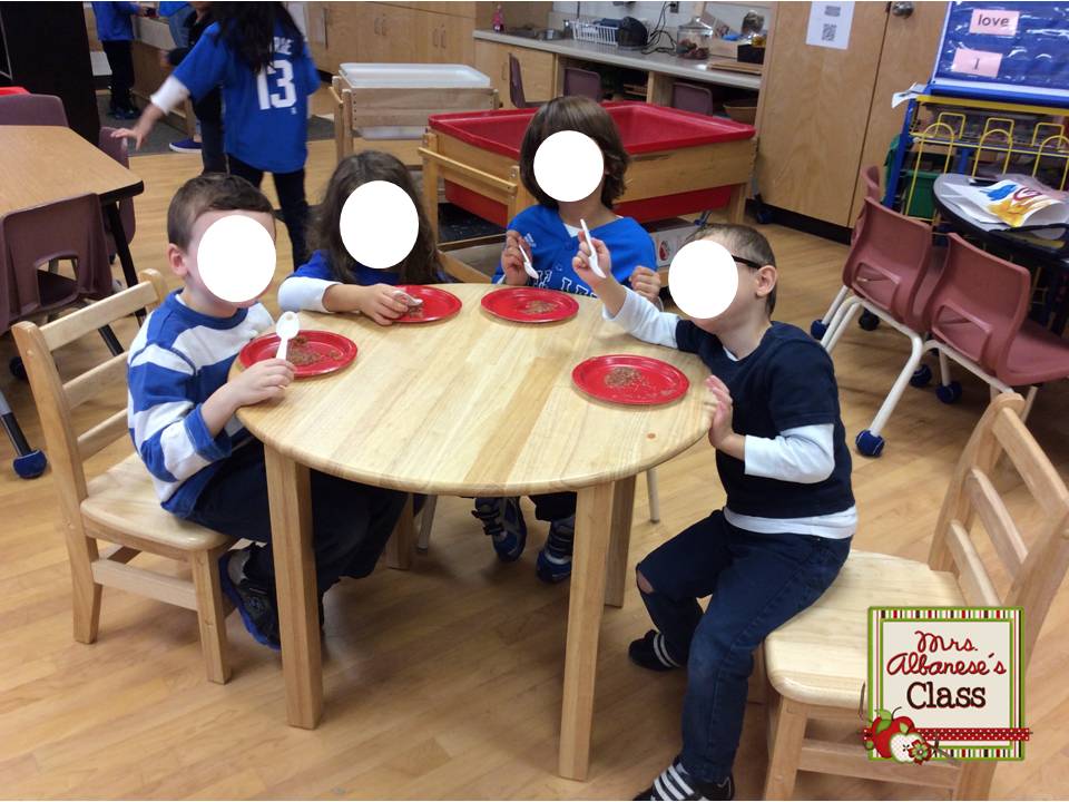 Making Applesauce Mrs. Albanese's Kindergarten Class