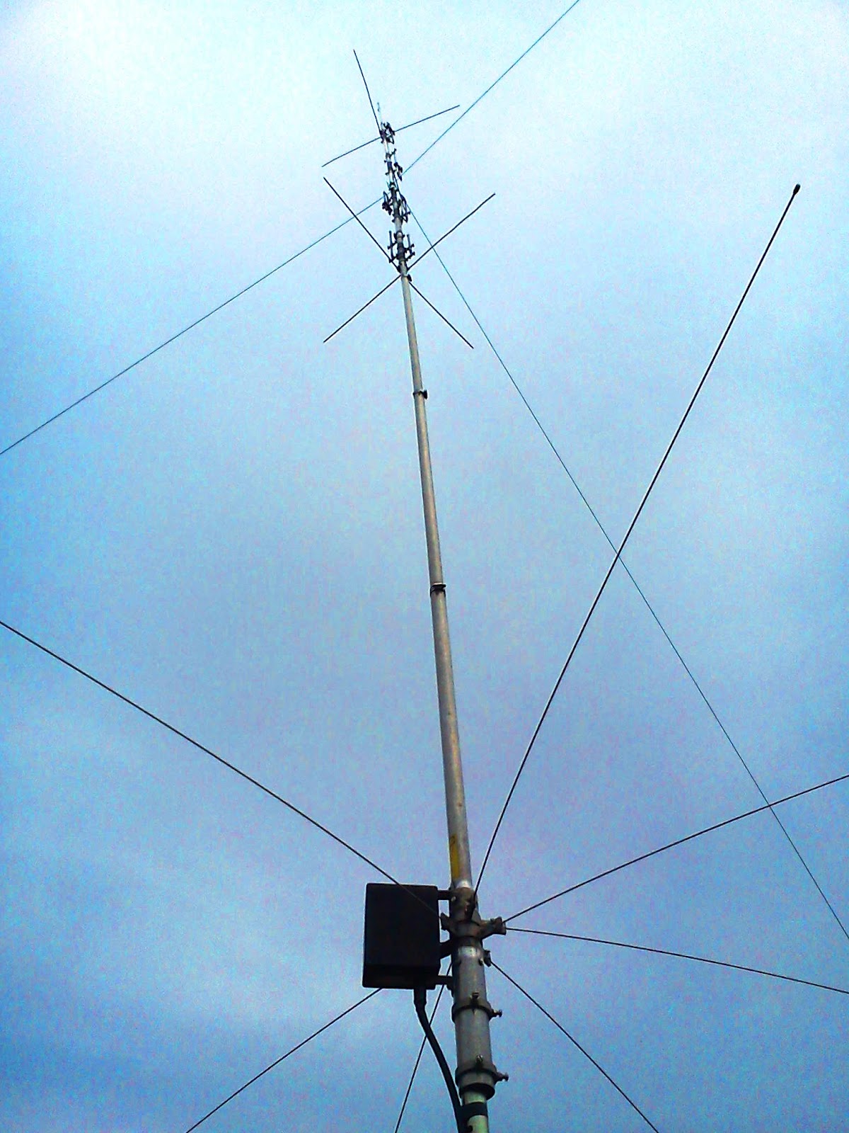 F5KBB - radio club du 44e régiment de transmissions - Mutzig: UNE