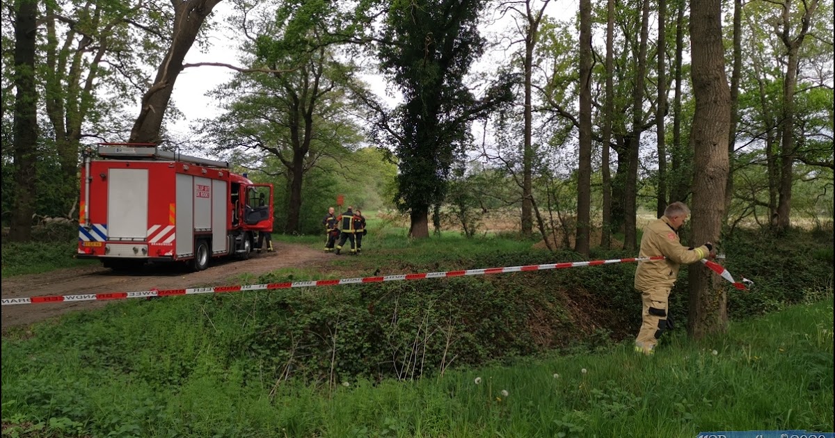 112 Regio Flitsen: Hennepafval aangetroffen in bos.
