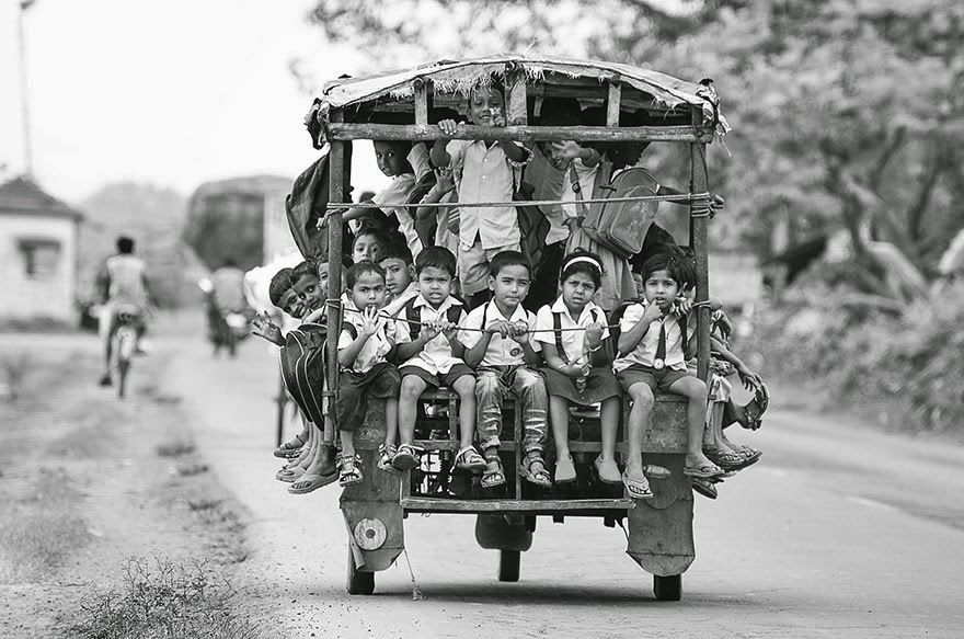 20 Of The Most Dangerous And Unusual Journeys To School In The World - Beldanga, India