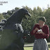 Una adolescente japonesa cumplió su sueño y tuvo una cita con Godzilla