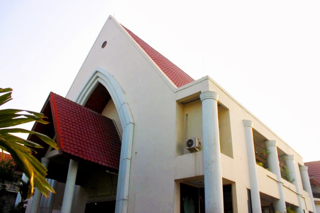 Fotografi Gereja Katolik di Indonesia: Gereja Katolik Keluarga Kudus