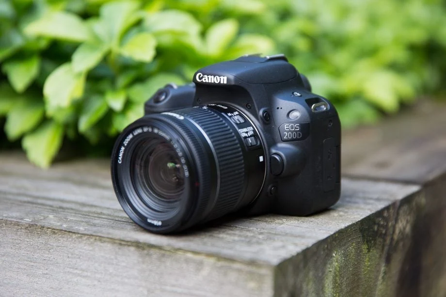 Canon EOS 200D Under 50000 with zoom lens, Buy in this Big Diwali Sale Offer upto 80% off