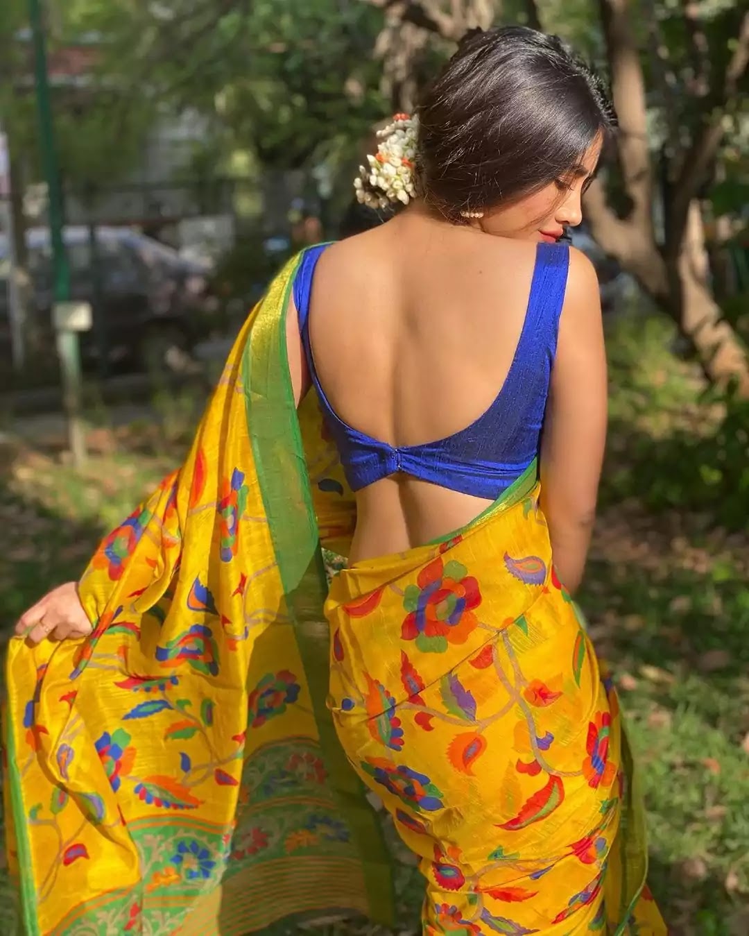 nabha-natesh-in-yellow-saree nabha-natesh-in-yellow-saree