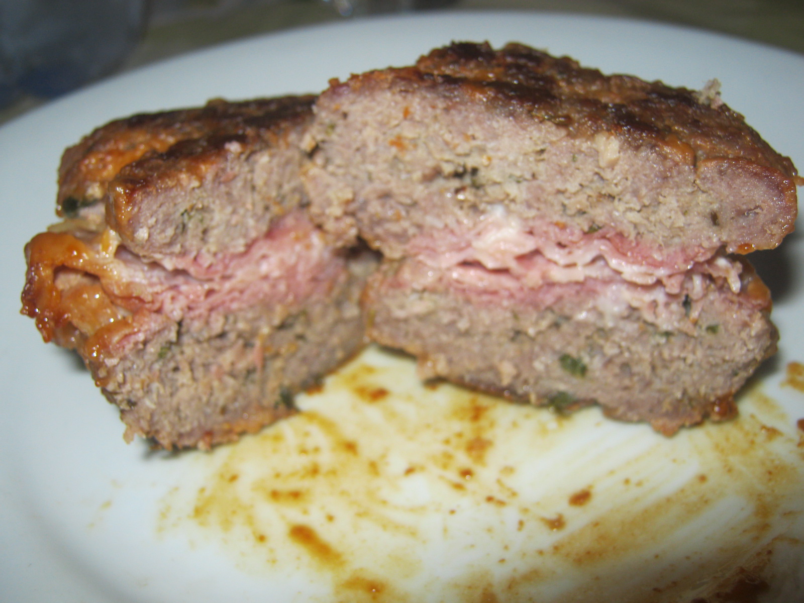 RICETTA HAMBURGER CON CUORE DI PROSCIUTTO COTTO E SOTTILETTA