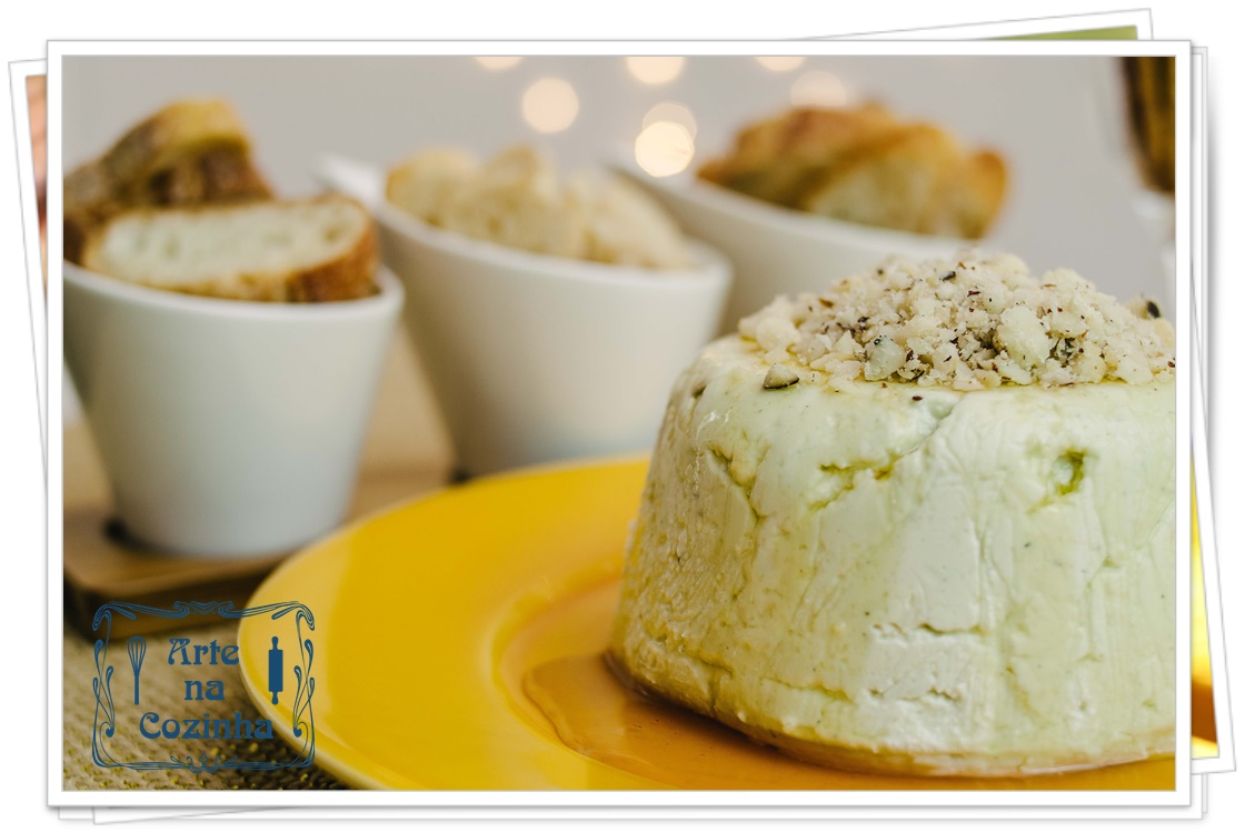 Arte na Cozinha Terrine de queijos com castanha e mel