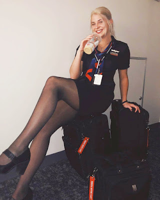 Flight Attendance Cabin Crew Pramugari cewek mansi dan seksi 