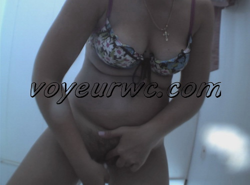 Voyeur Nudebeach 131101-09 (Voyeur cam at the beach nude women at the beach cabin)