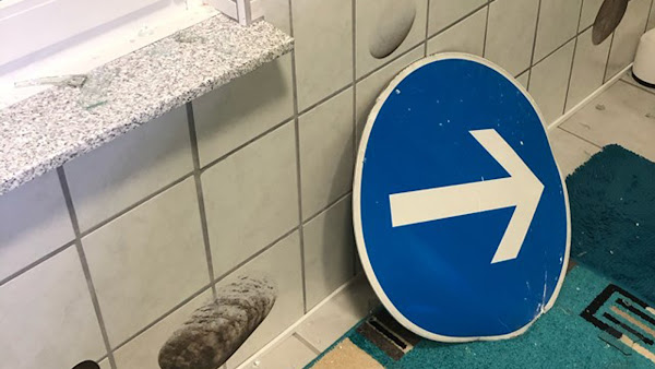nrw-aktuell.tv: Bielefeld: Verkehrszeichen durchschlägt