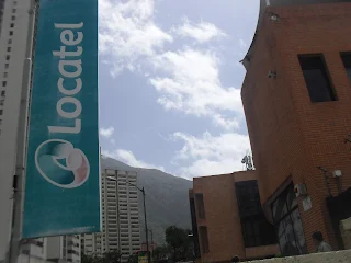 Cuenta con Centro Comerciales   Locatel  Banco Provincial