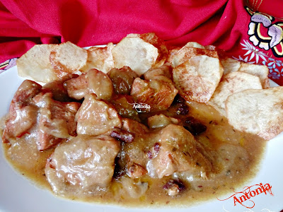 ░♥░ Pollo Al Pedro Ximenez Con Pan Frito, Jamón , Almendras Y Tomillo  ░♥░
