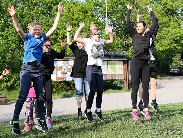 Bara Vanlig Hälsa (Just ordinary health) is a non profit organization in Nacka. Niclas Wennerlund. Adidas powerlift training shoe