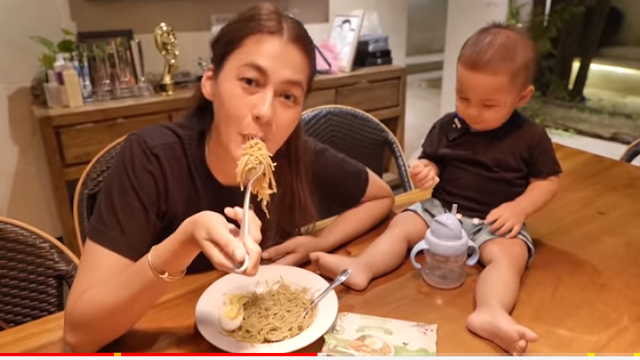 paula makan mie mie lemonilo goreng, makanan favorit paula