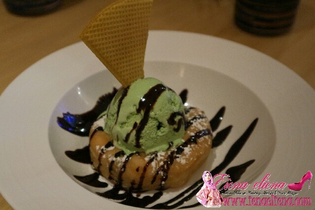  Matcha Ice Cream Doughnut 