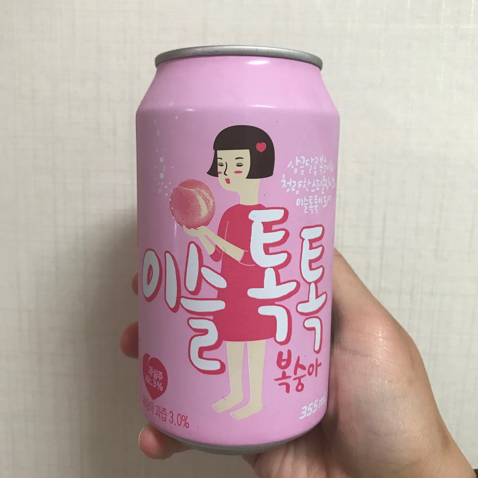 [Snack Attack Korea] Iseul Tok Tok Peach Soju Soda 이슬톡톡