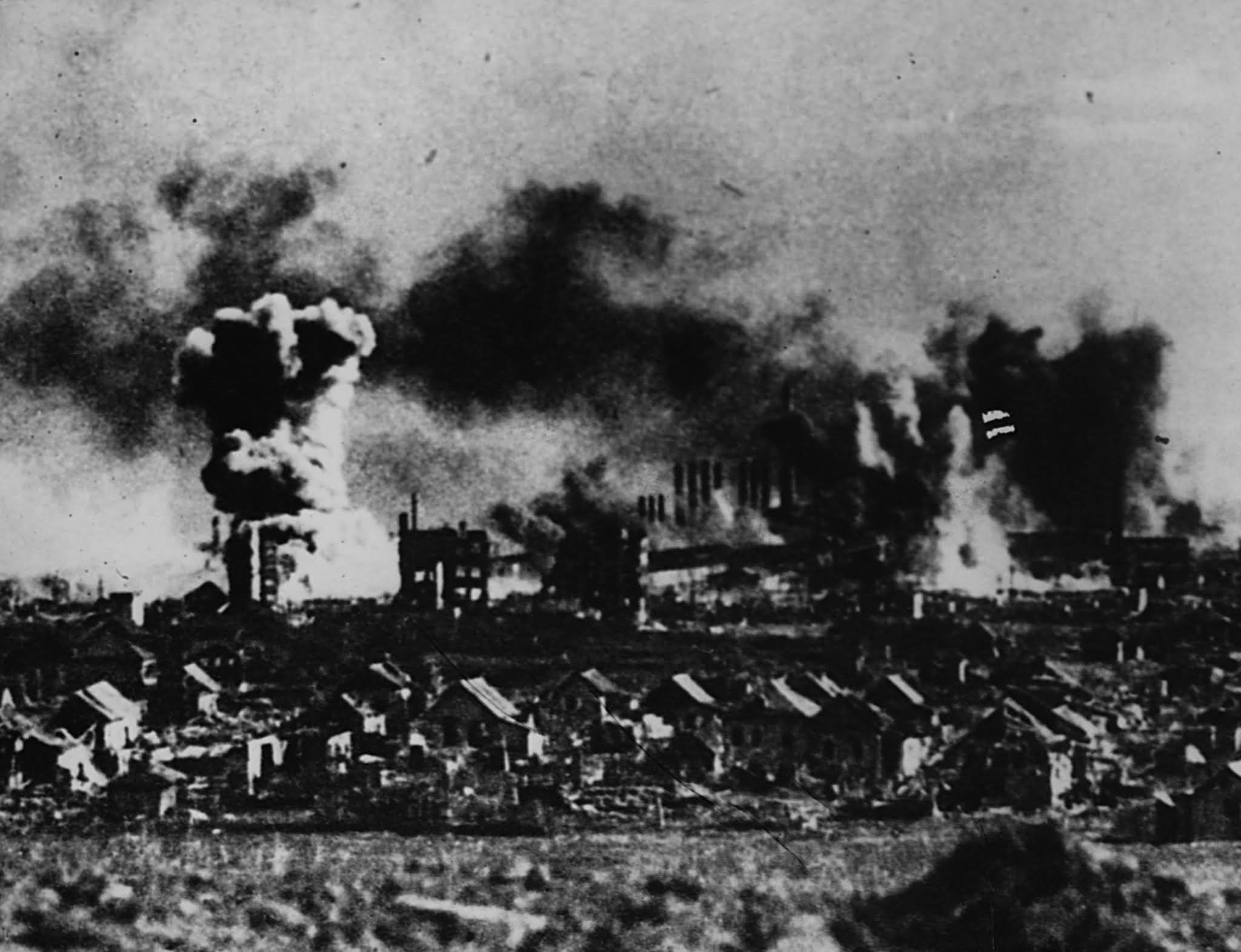 сталинградская битва 23 августа 1942 бомбардировка. сталинградская битва бомбежка 23 августа. бомбардировка сталинграда 23 августа 1942. 23 августа 1942 года бомбардировка сталинграда. немецкие бомбардировки сталинграда.