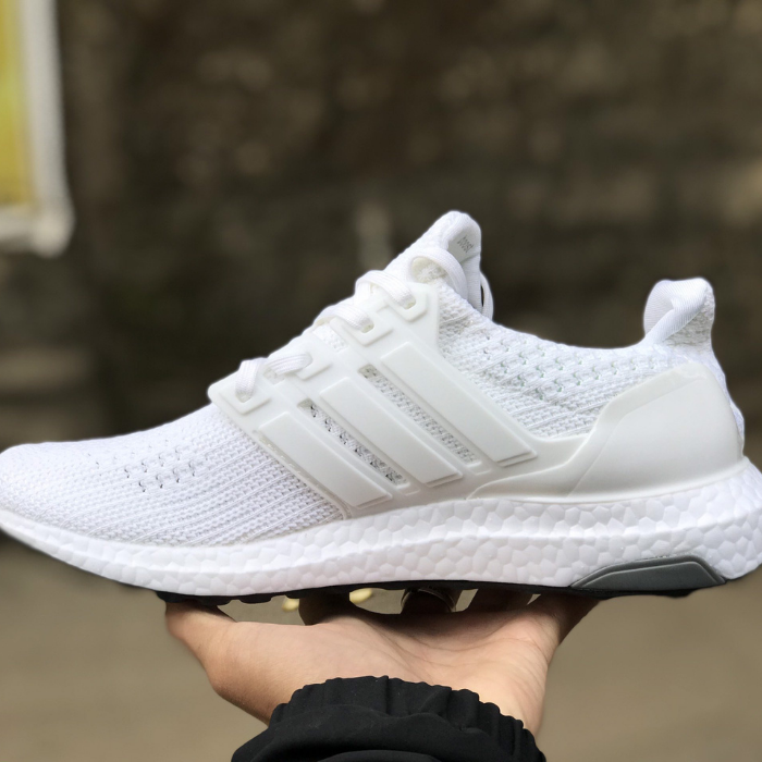 Ultra Boost 4.0 Trắng Full cực kỳ sang trọng và tinh tế