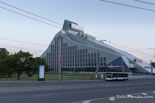 Латвийская национальная библиотека