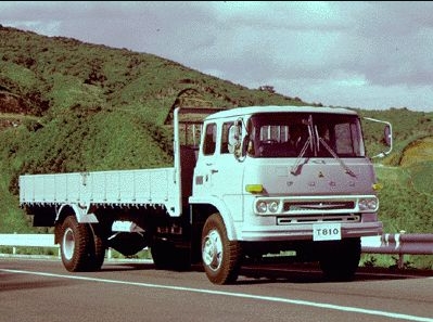 truk mitsubishi fuso produksi awal-pesek legend