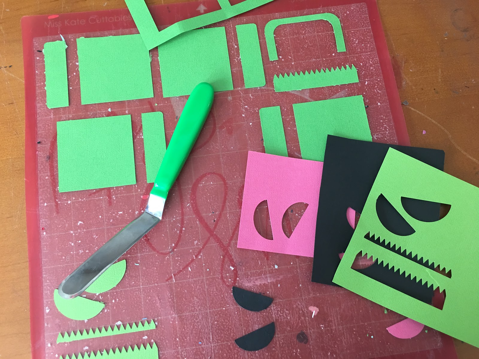 Paper Scraper Review Tool to Prevent Paper Curling Off Cutting Mat Silhouette School