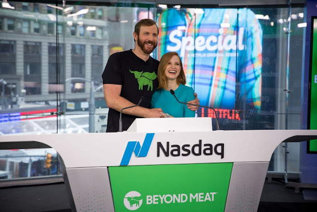 Jessica Chastain Clicks at Nasdaq Marketsite in New York 2 May-2019