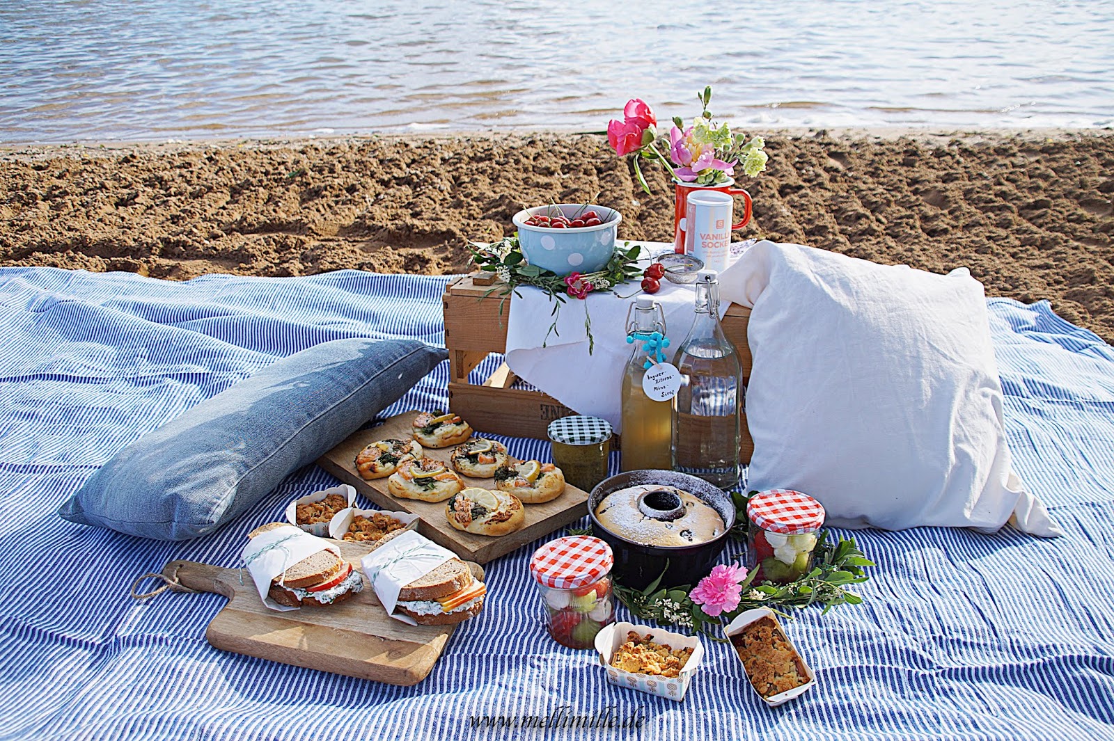 mellimille: Midsommar-Picknick am See: Lachs-Focaccia, Melonensalat mit ...