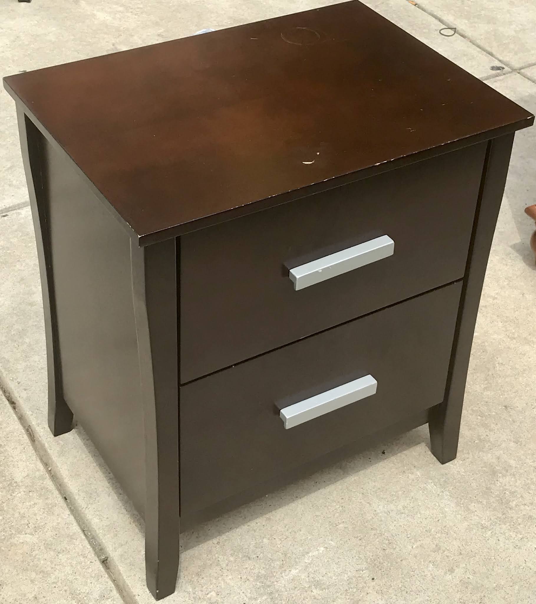 Uhuru Furniture & Collectibles 474117 Hardwood 2Drawer Nightstand