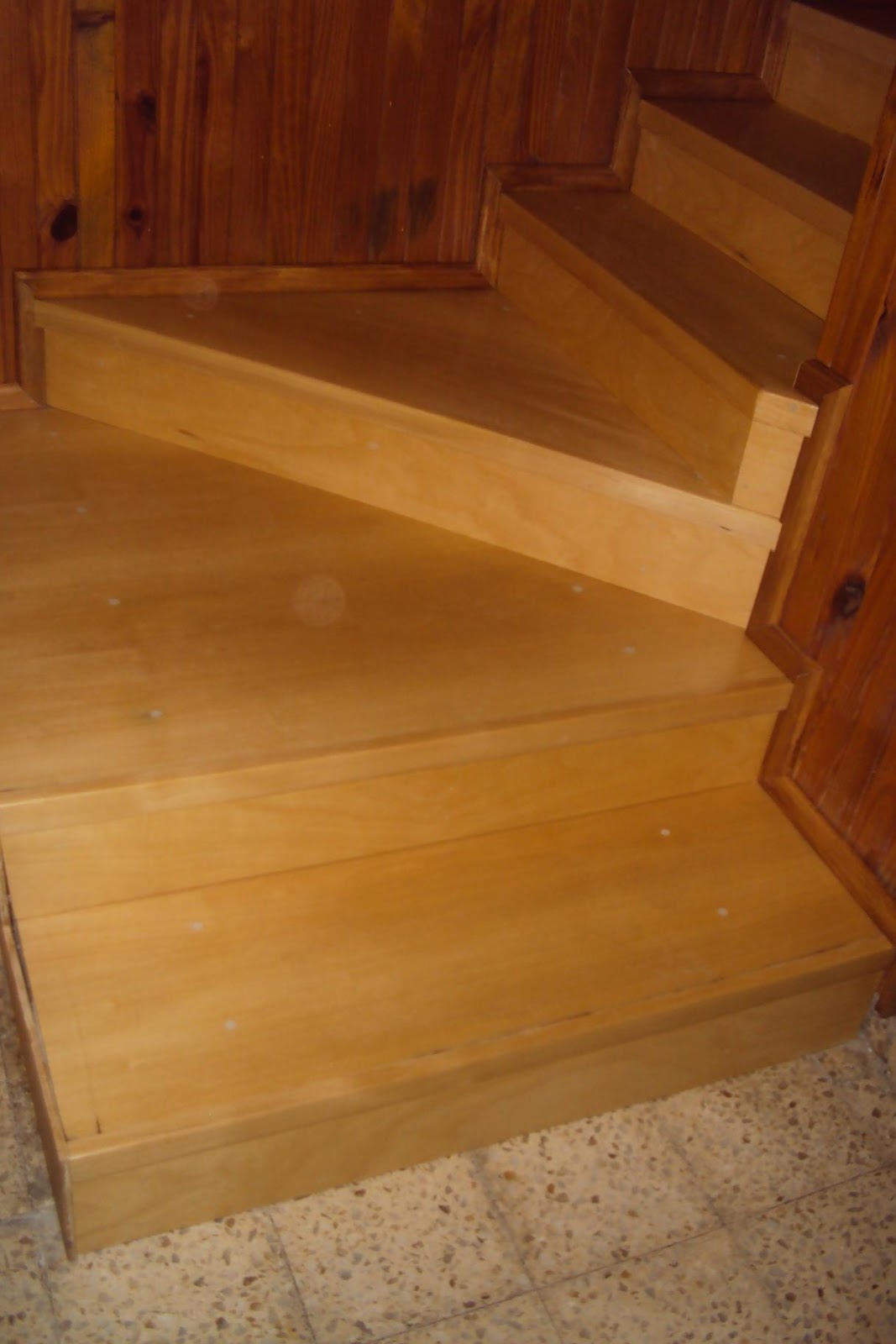 TRABAJAMOS LA MADERA EL HIERRO Y EL ALUMINIO y la combinacion de los