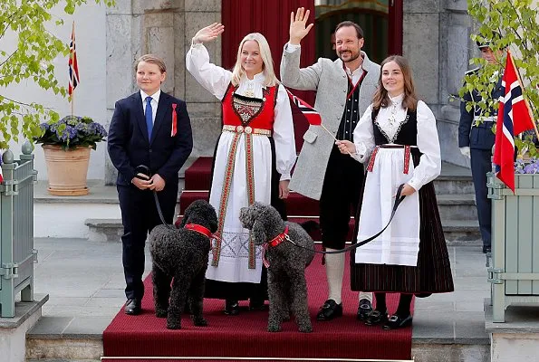 Crown Prince Haakon,  Crown Princess Mette-Marit, Princess Ingrid Alexandra, Prince Sverre Magnus, Queen Sonja
