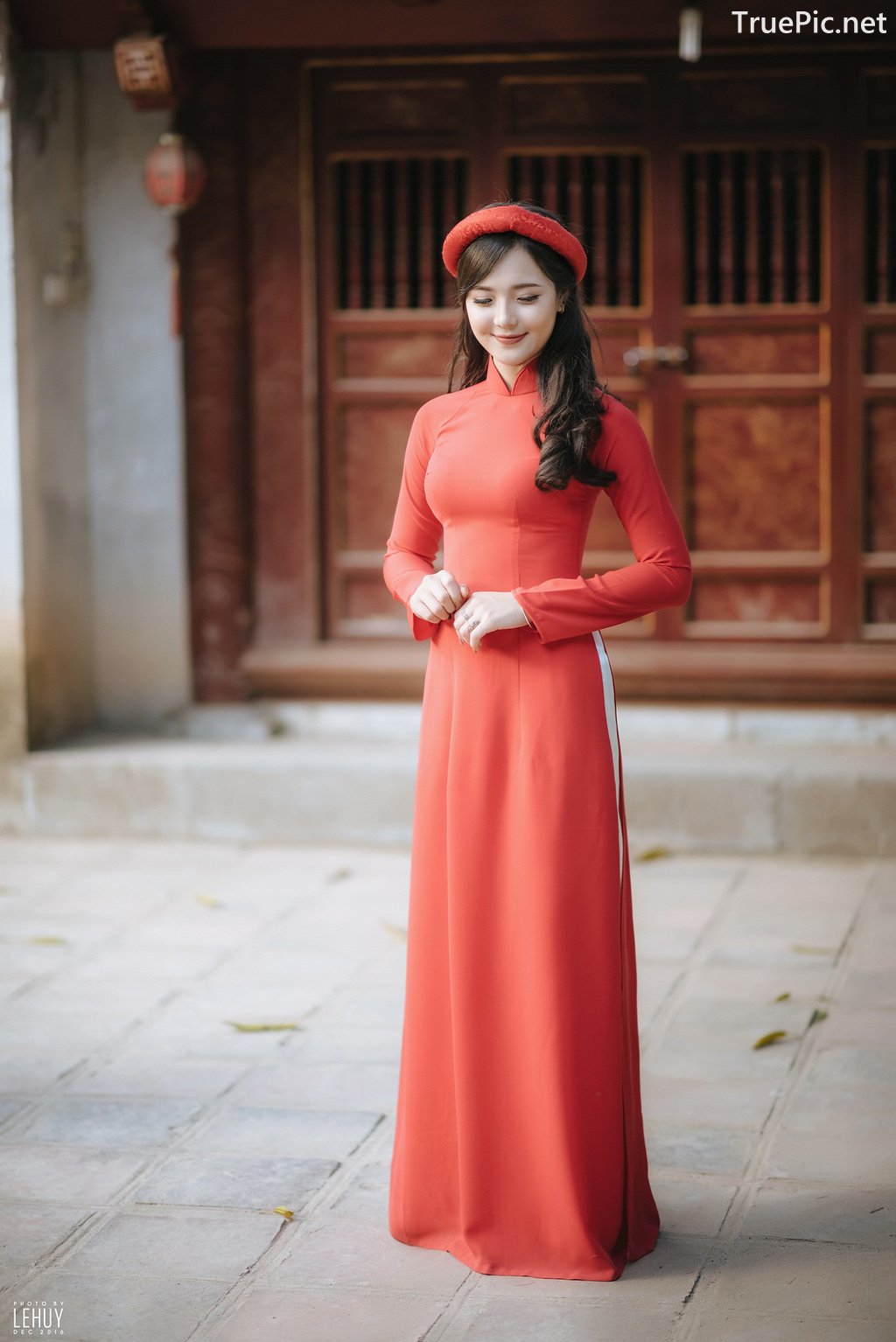 Image-Vietnamese-Model-Beautiful-Girl-and-Ao-Dai-Red-Vietnamese-Traditional-Dress-TruePic.net- Picture-14