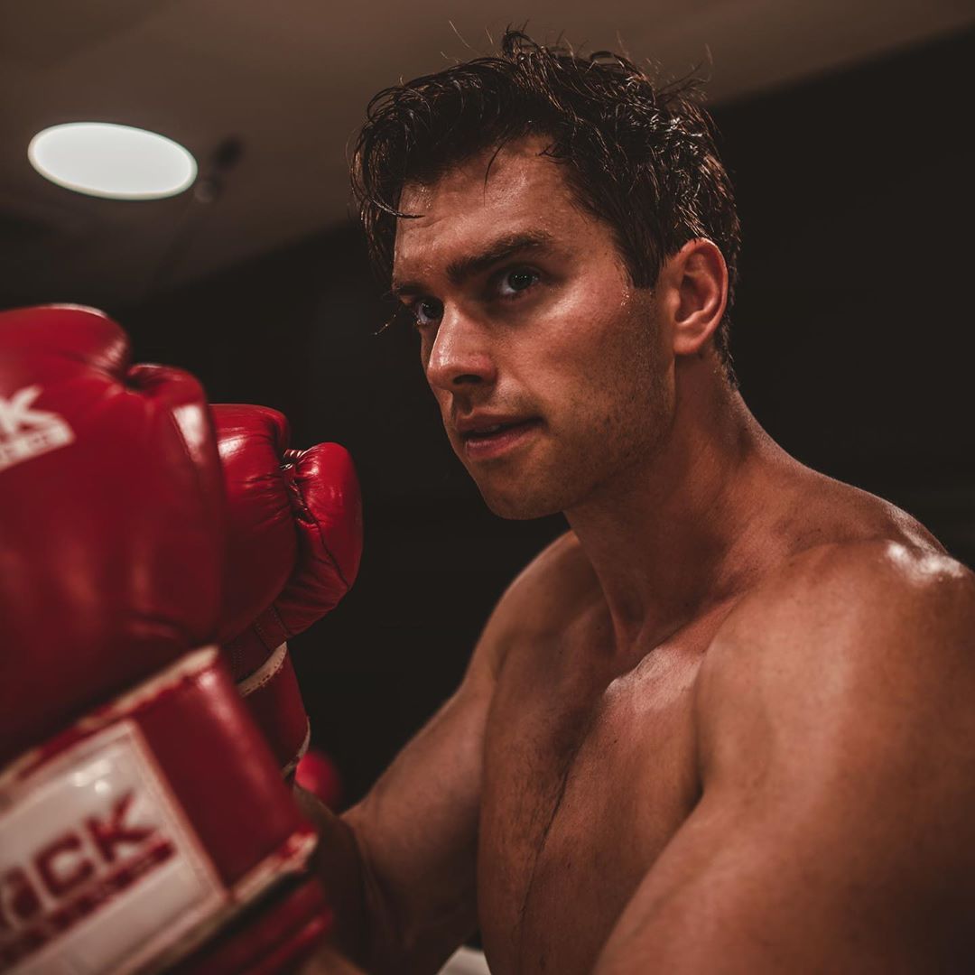 Alexis_Superfan's Shirtless Male Celebs: Pierson Fode shirtless, boxing ...