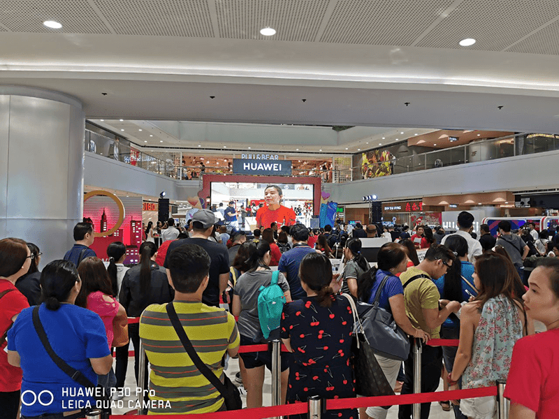 Huawei Y9 Prime 2019 now in PH stores, it drew long lines as expected Huawei Y9 Prime 2019 now in PH stores, it drew long lines as expected