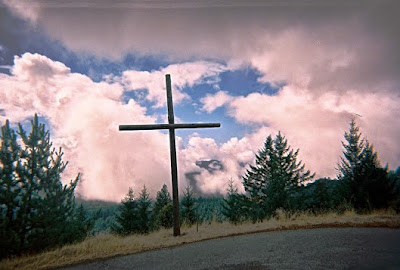 photo of a giant cross in Remote Humboldt County at a Sobriety Retreat